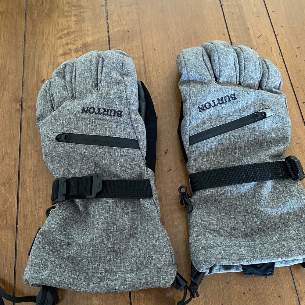 NWOT Burton Ski Gloves